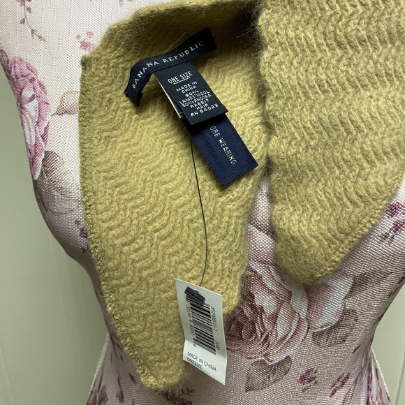 BANANA REPUBLIC Scarf Lambswool Angora Rabbit Hair Camel Color - Picture 6 of 6